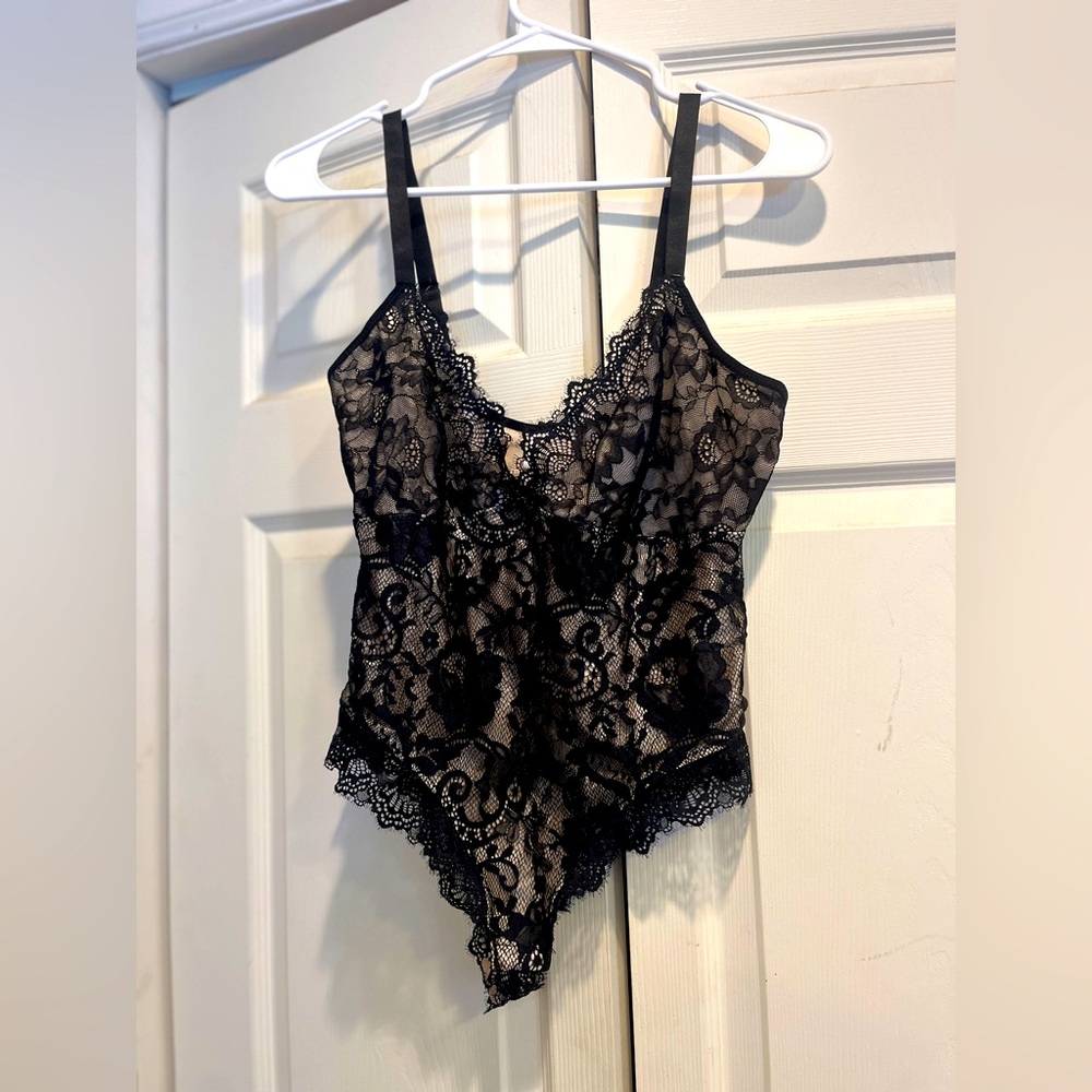 Bodycon shapewear body suit.